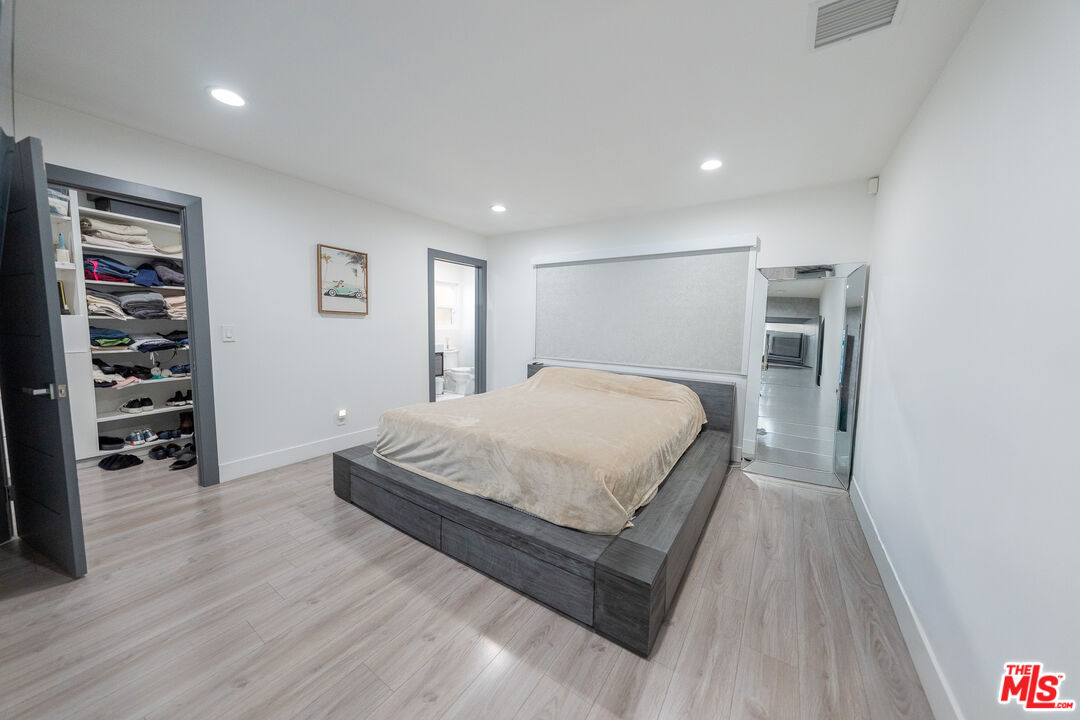 7719 Rhodes Avenue North Hollywood, CA 91605 - Photo 11 of 15