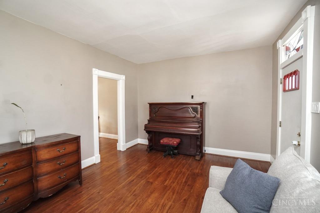 1382 Voll Road Cincinnati, OH 45230 - Photo 7 of 40 Gallery Image 7