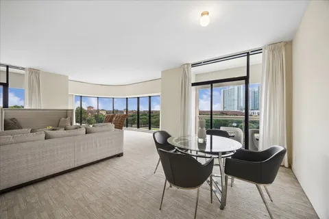 $398,980 | 1701 Hermann Drive, Unit 5B, Houston, TX 77004