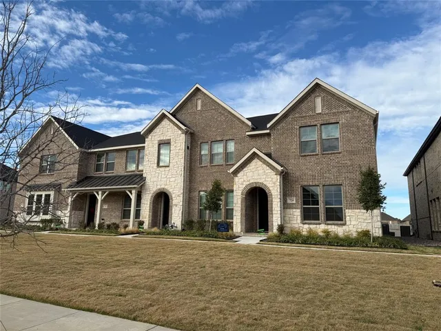 $2,800 | 724 4th Street, Argyle, TX 76226