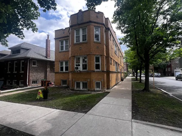 $985,000 | 2854 West Grace Street, Chicago, IL 60618