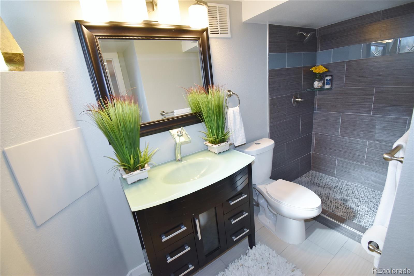 3993 Haddon Road Denver, CO 80205 - Photo 13 of 14