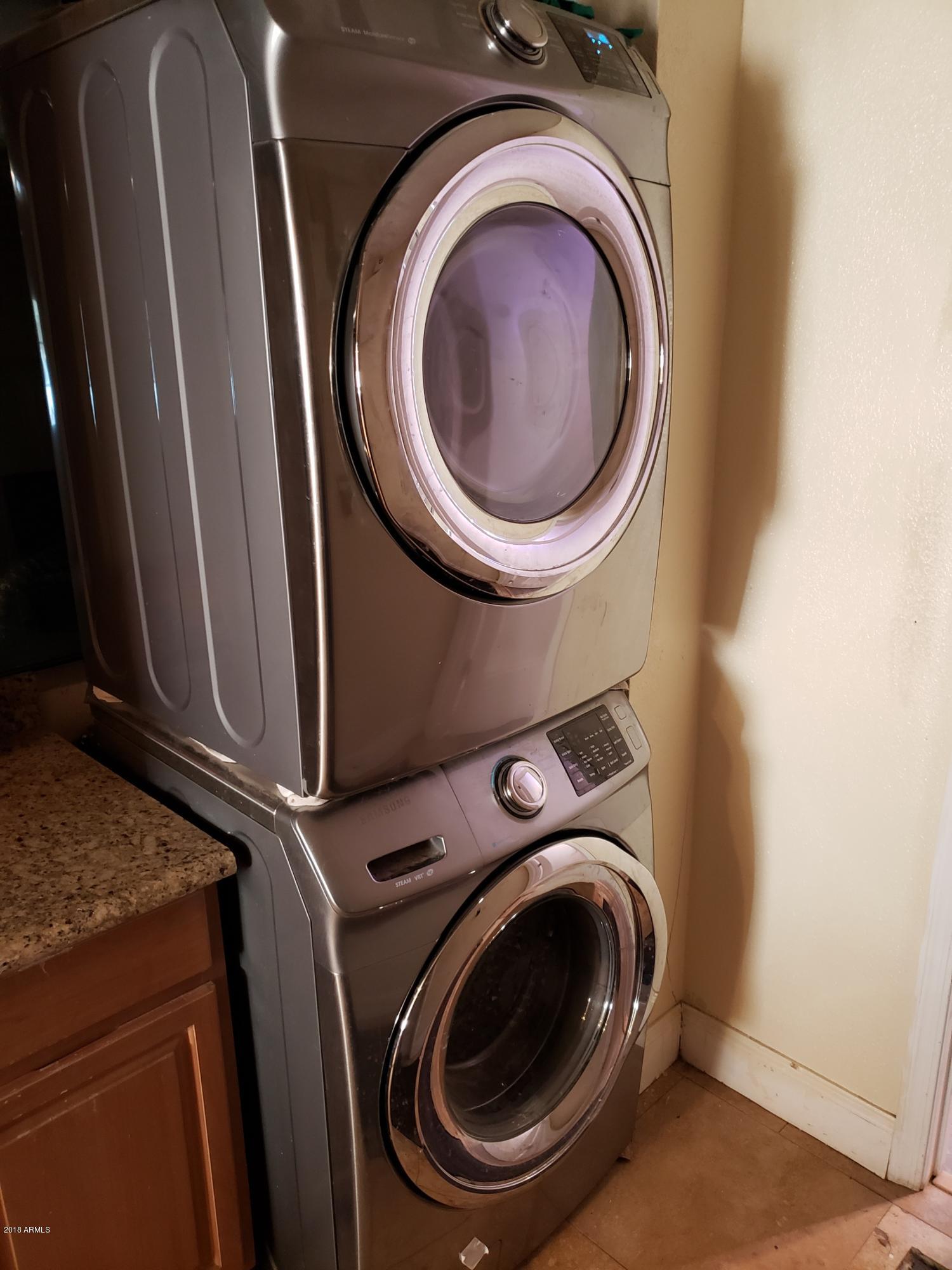 3202 North 37th Street Phoenix, AZ 85018 - Photo 6 of 20 Stacked washer and dryer
