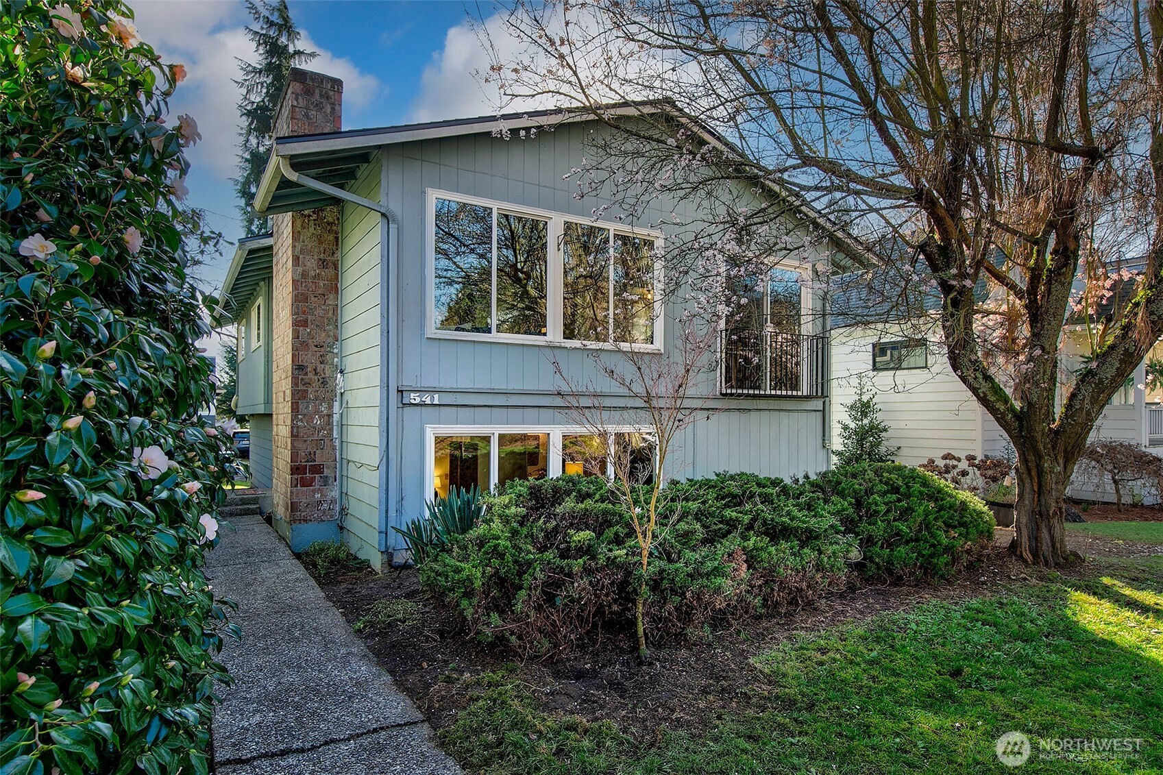 541 North 75th Street Seattle, WA 98103 - Photo 1 of 33
