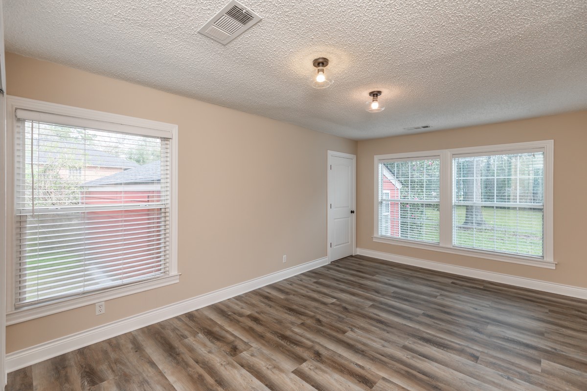 4205 North Tram Road Vidor, TX 77662 - Photo 8 of 32
