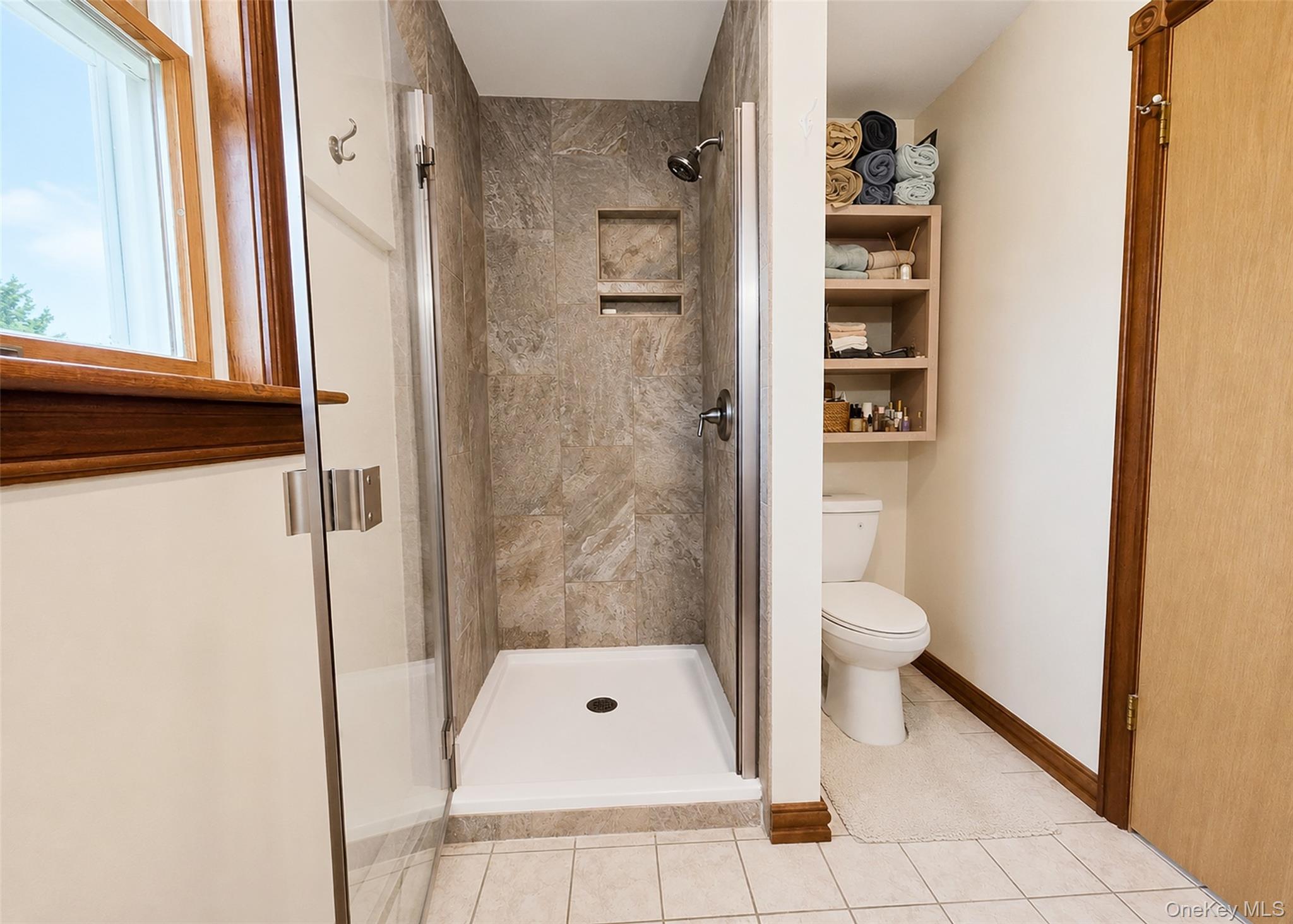635 Farmveu Road Mattituck, NY 11952 - Photo 21 of 30 Ensuite