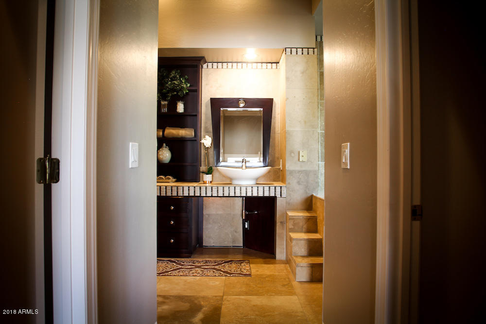2504 East Osborn Road Phoenix, AZ 85016 - Photo 37 of 53 Main Master Bathroom