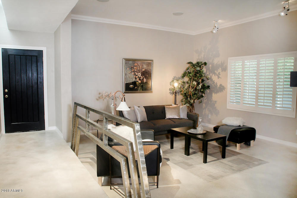2504 East Osborn Road Phoenix, AZ 85016 - Photo 4 of 53 LIving Room