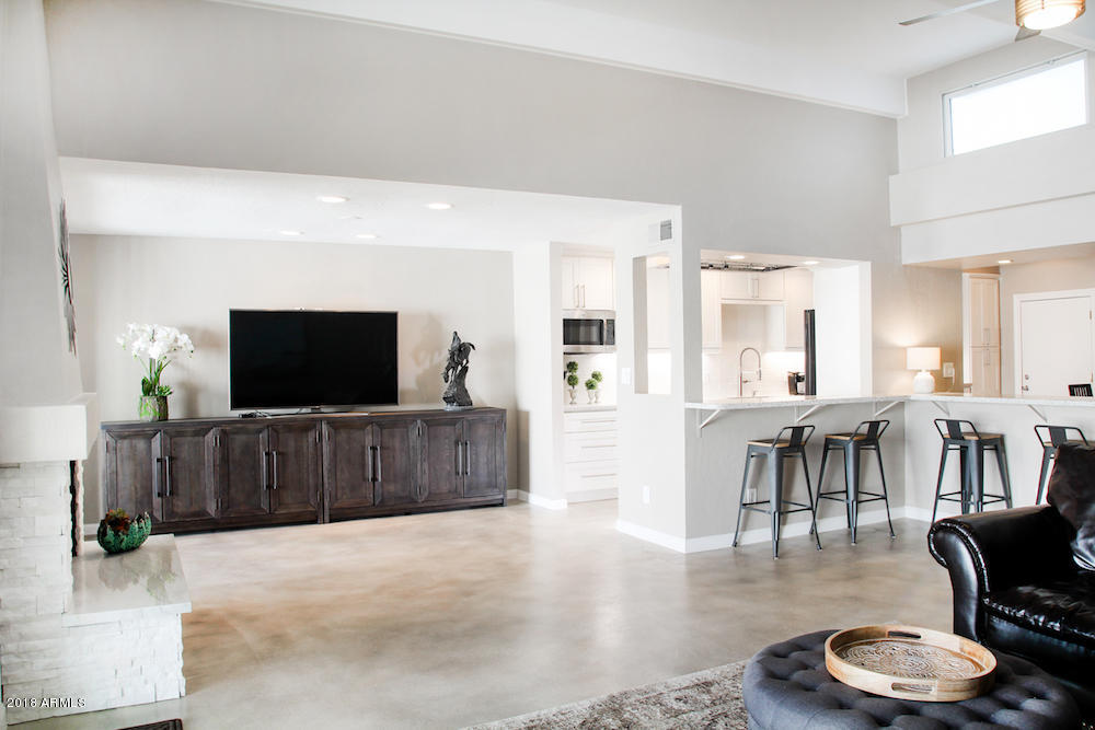 2504 East Osborn Road Phoenix, AZ 85016 - Photo 9 of 53 Family Room
