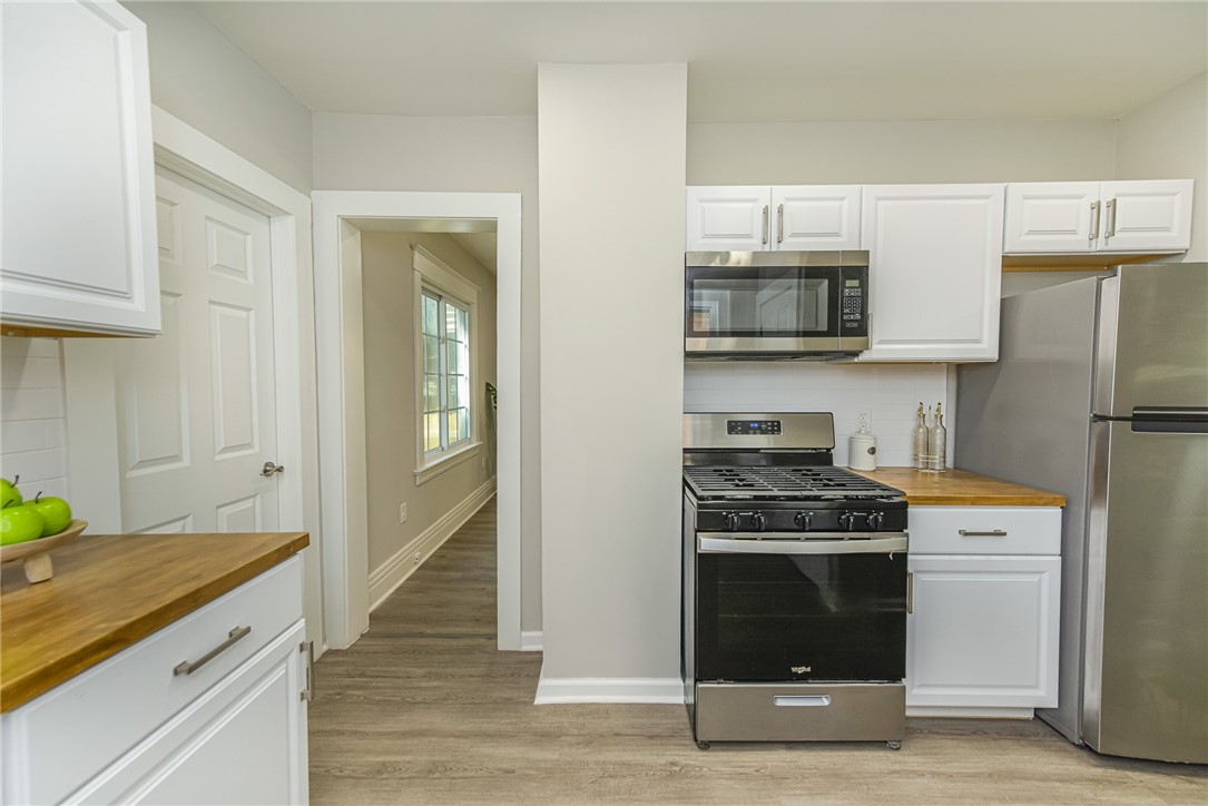 429 Hazelwood Terrace Rochester, NY 14609 - Photo 9 of 34