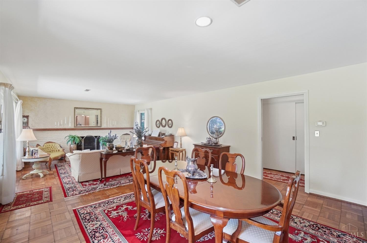 410 Compton Road Wyoming, OH 45215 - Photo 15 of 47 Gallery Image 15