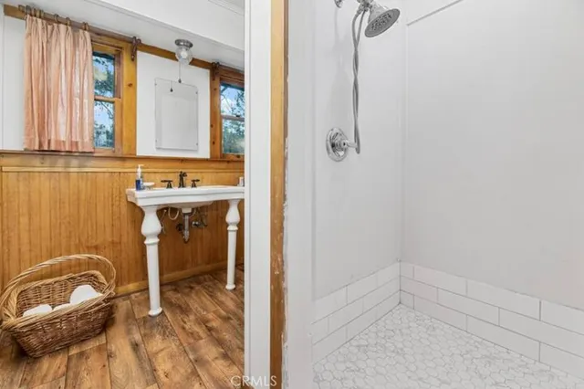 $2,450 | 697 Chipmunk Lane, Big Bear Lake, CA 92315