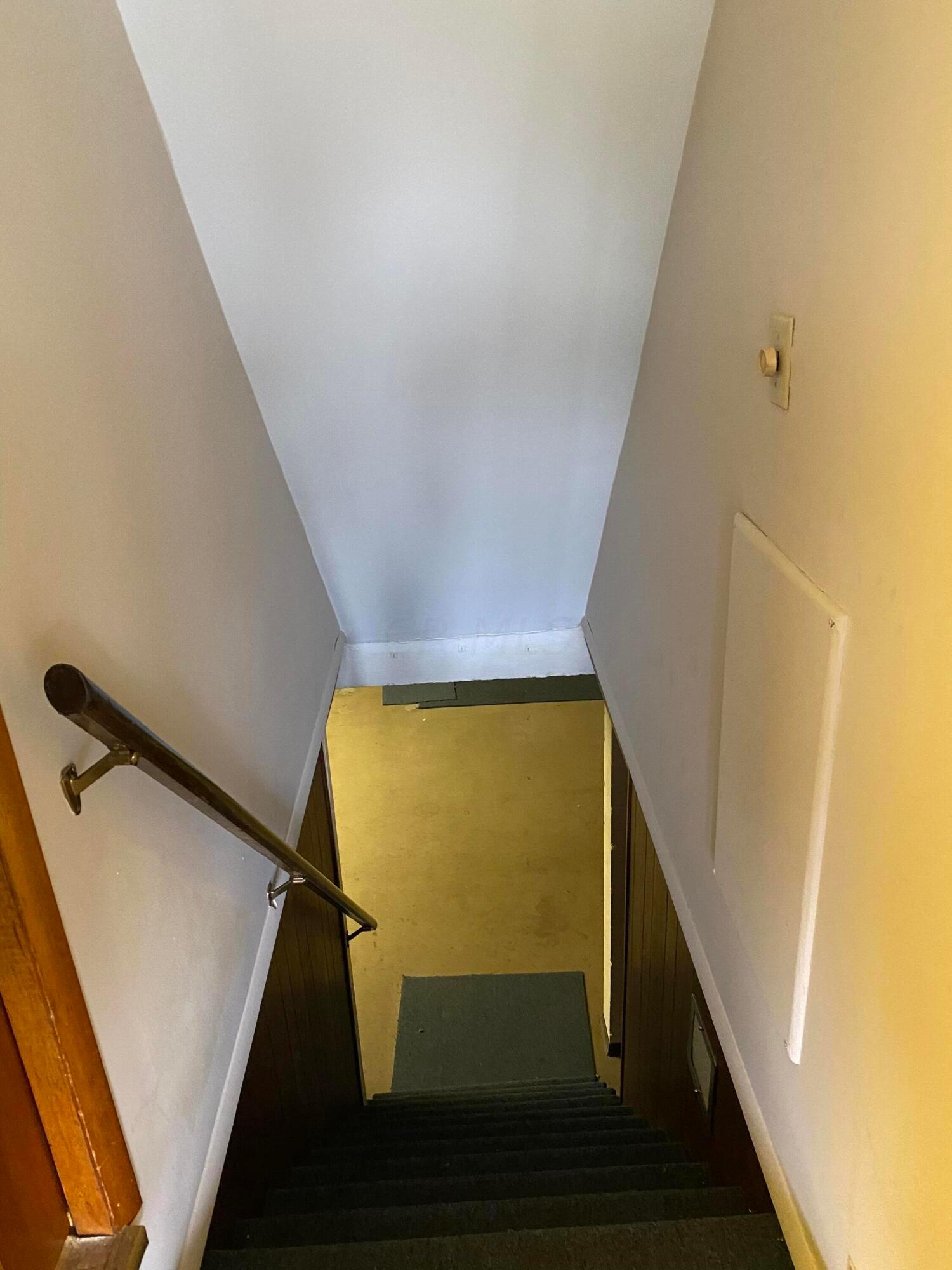 622 Beechwood Road Columbus, OH 43213 - Photo 8 of 24 Stairs to the Basement