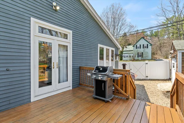 $655,000 | 62 Hooksett Road, Auburn, NH 03032