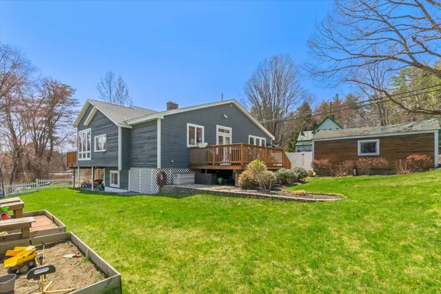 $655,000 | 62 Hooksett Road, Auburn, NH 03032