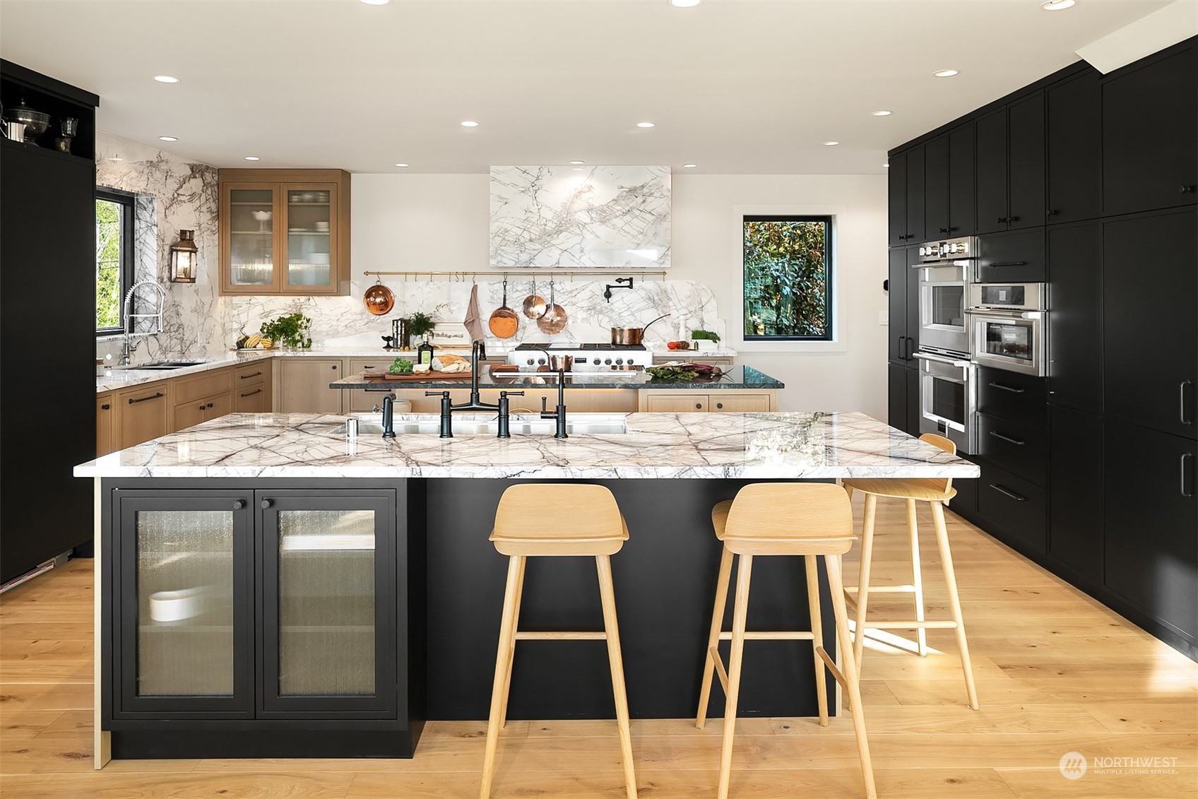 855 Dayton Street Edmonds, WA 98020 - Photo 7 of 39