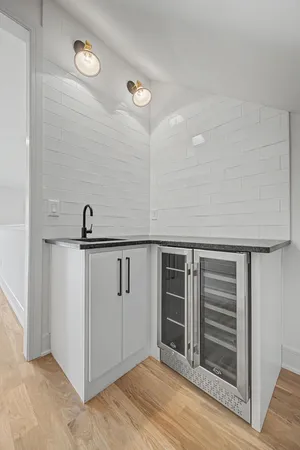 a view of a livingroom with an entryway