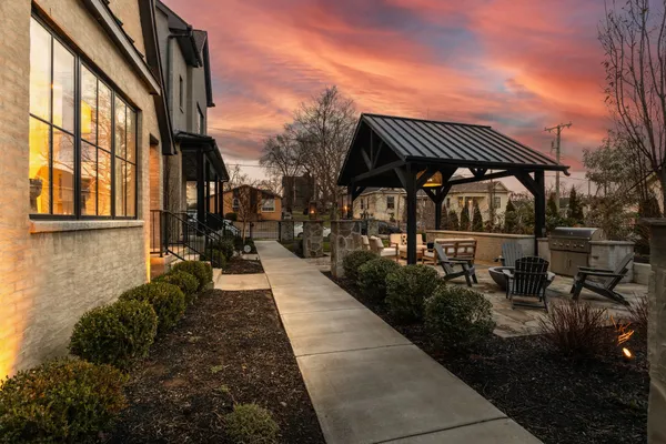 a view of house with a outdoor space