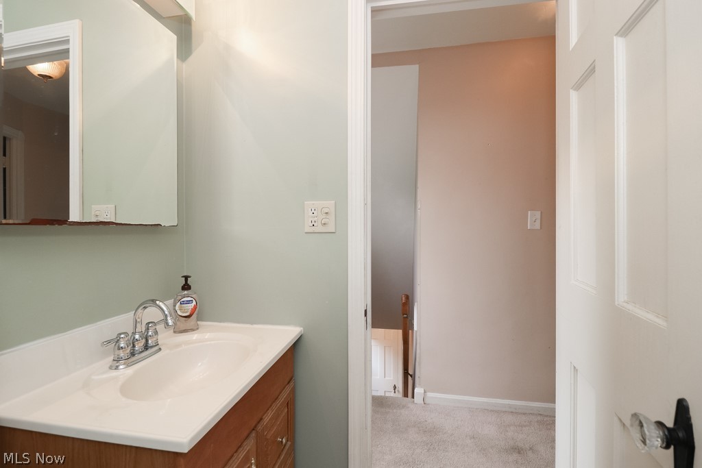 6202 Manchester Road Parma, OH 44129 - Photo 11 of 18