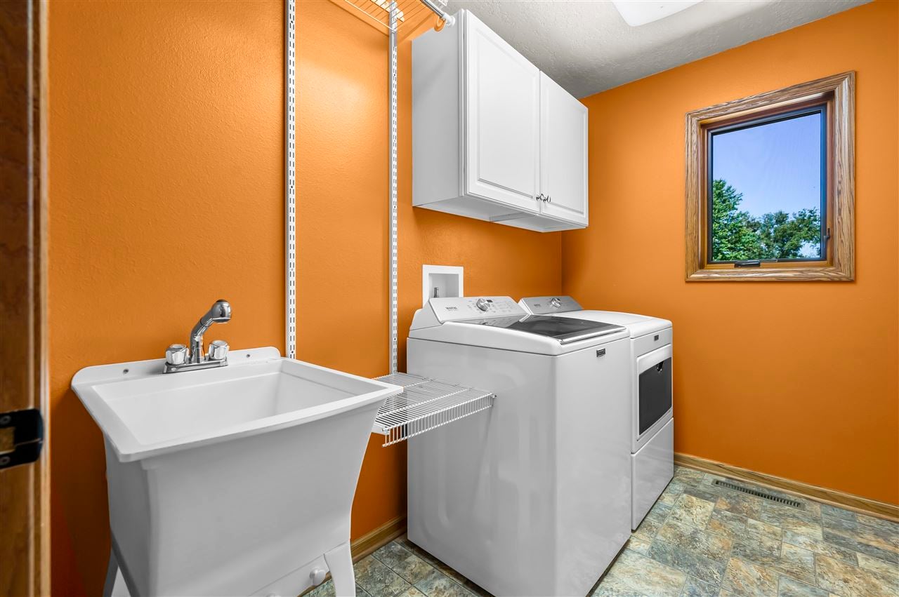 2155 Sugar Bottom Road Northeast Solon, IA 52333 - Photo 12 of 43 Gallery Image 12