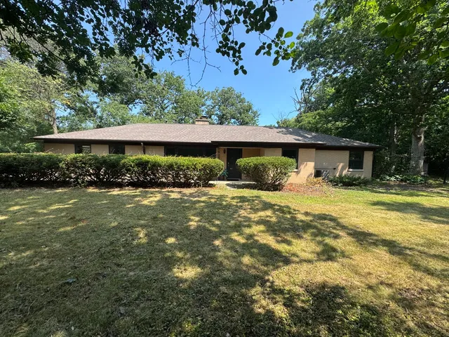 $3,750 | 805 Blackhawk Lane, Riverwoods, IL 60015