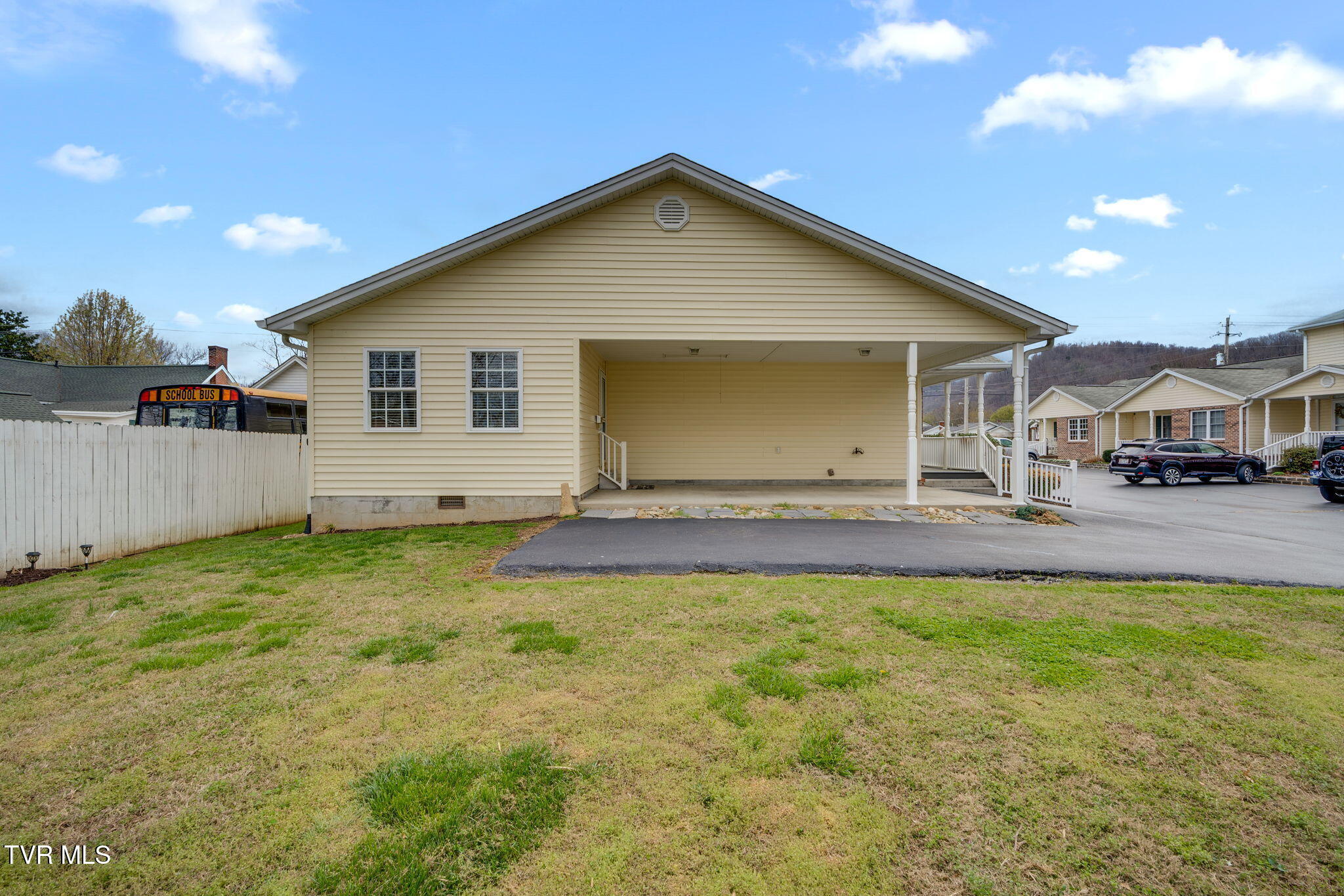 703 North Main Street, Unit 10 Elizabethton, TN 37643 - Photo 26 of 28 025