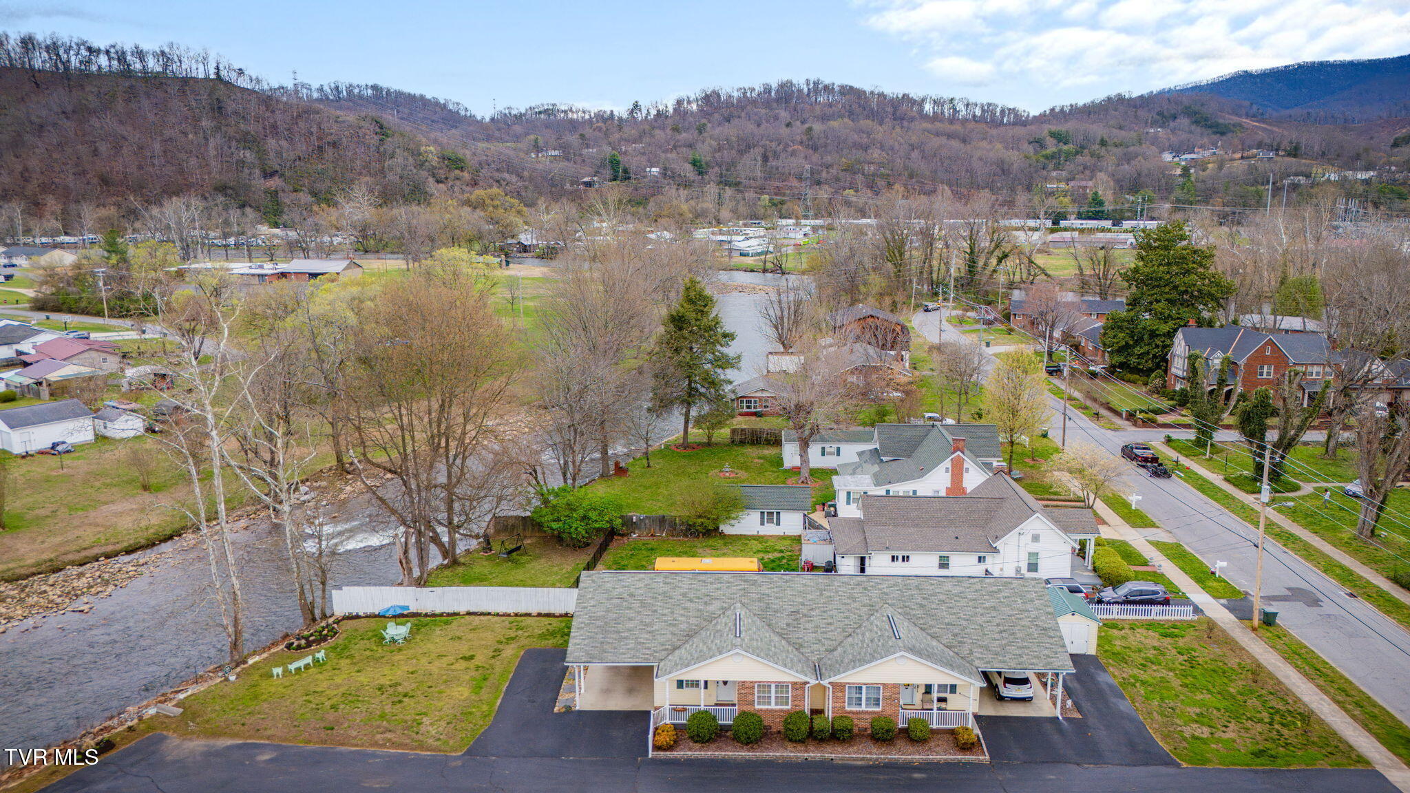 703 North Main Street, Unit 10 Elizabethton, TN 37643 - Photo 27 of 28 102