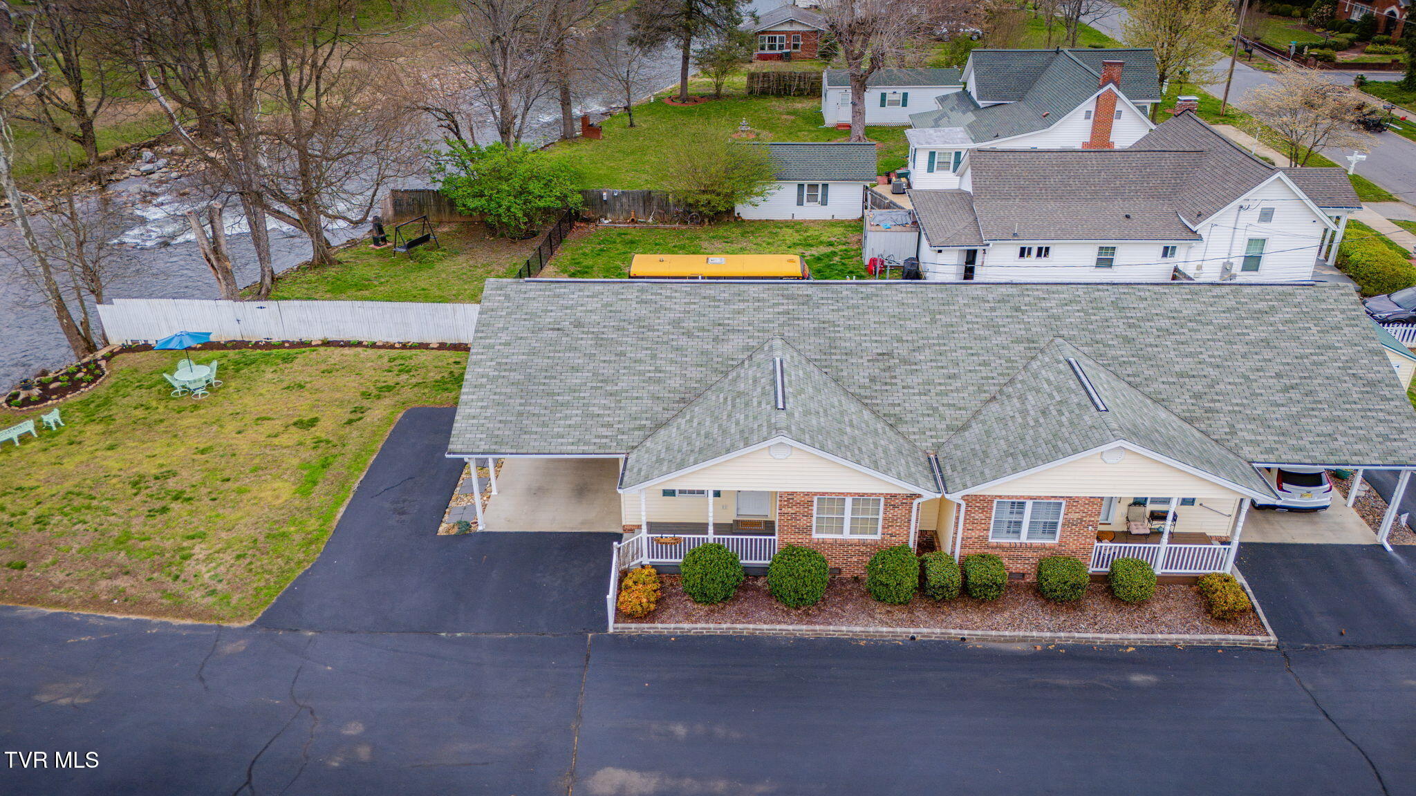 703 North Main Street, Unit 10 Elizabethton, TN 37643 - Photo 3 of 28 101