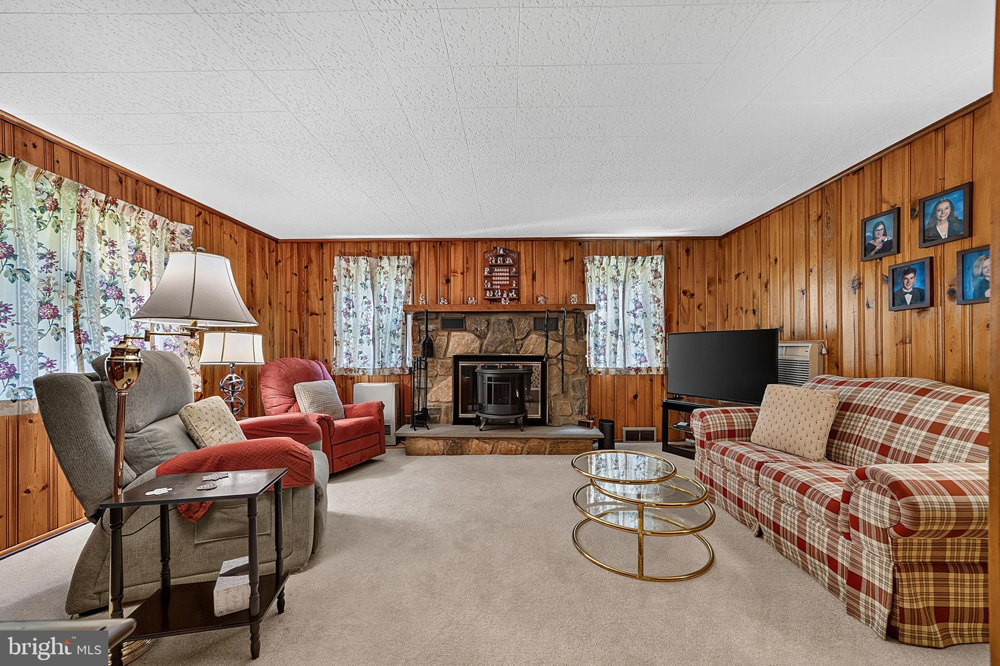 112 Redford Road Oreland, PA 19075 - Photo 8 of 31 Gallery Image 8