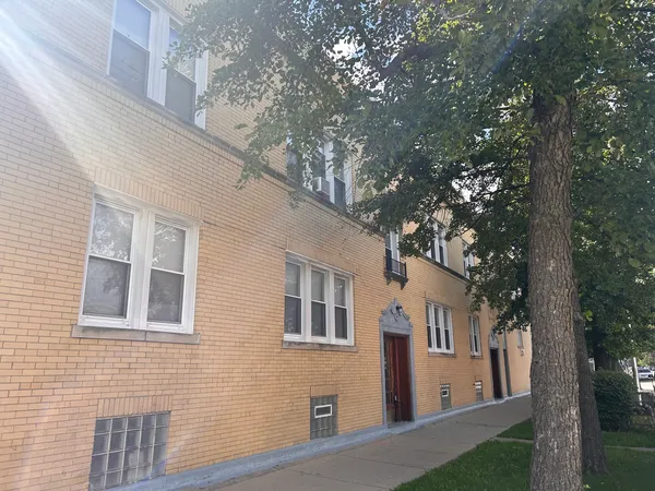 $1,350 | 55-57 West Altgeld Street, Unit 1, Chicago, IL 60639