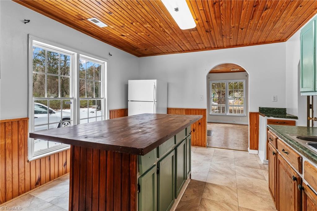 600 Hendrix Street High Point, NC 27260 - Photo 10 of 21