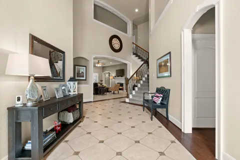 $900,000 | 23 Mariscal Place, The Woodlands, TX 77389