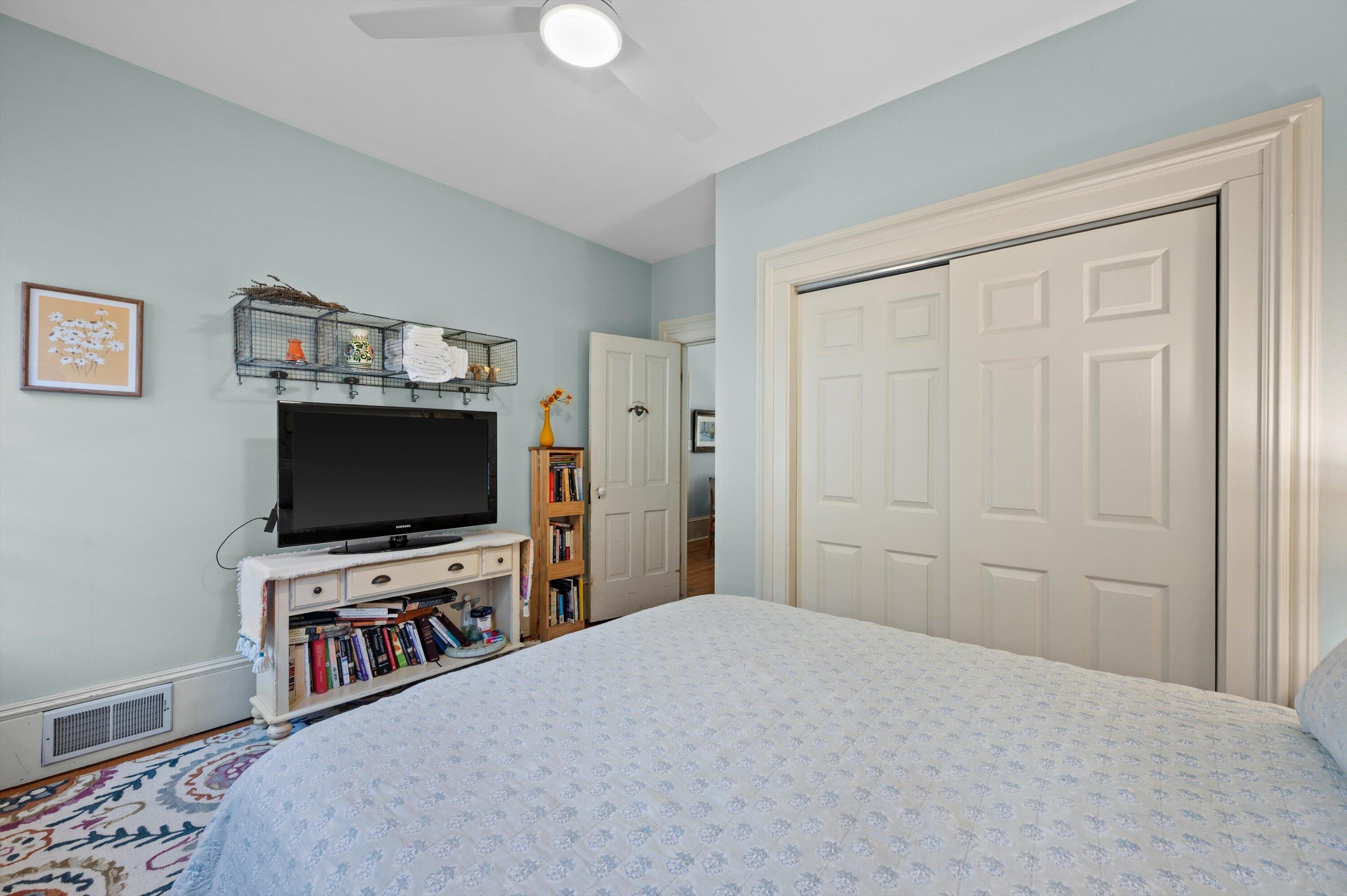 3174 South Herman Street Milwaukee, WI 53207 - Photo 15 of 25 Bedroom 3 main floor