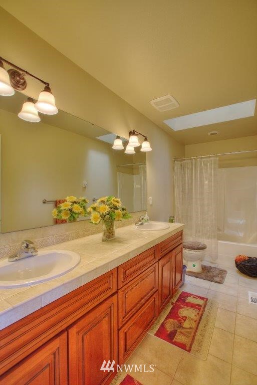 2006 Northeast 16th Street Renton, WA 98056 - Photo 14 of 18