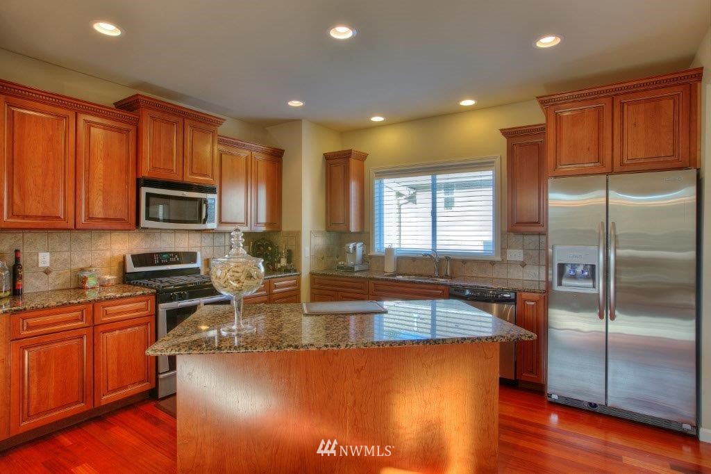2006 Northeast 16th Street Renton, WA 98056 - Photo 3 of 18