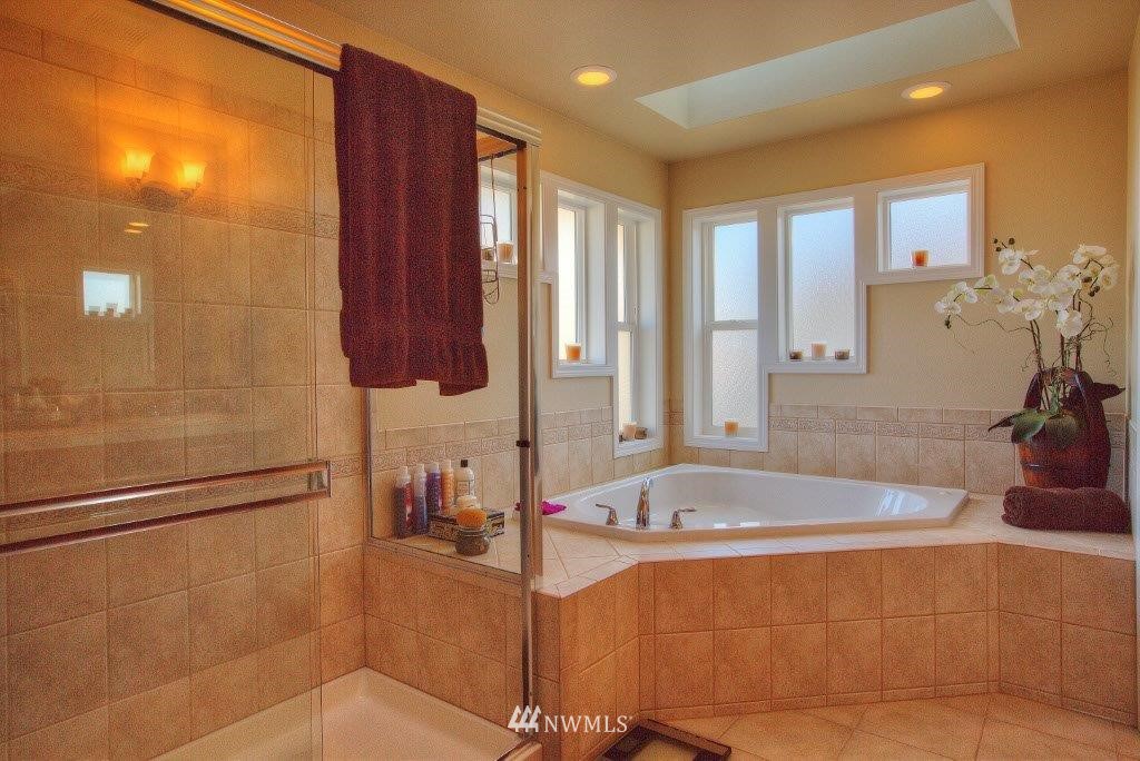 2006 Northeast 16th Street Renton, WA 98056 - Photo 7 of 18