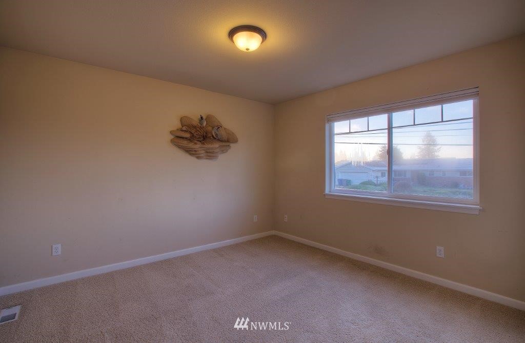 2006 Northeast 16th Street Renton, WA 98056 - Photo 9 of 18