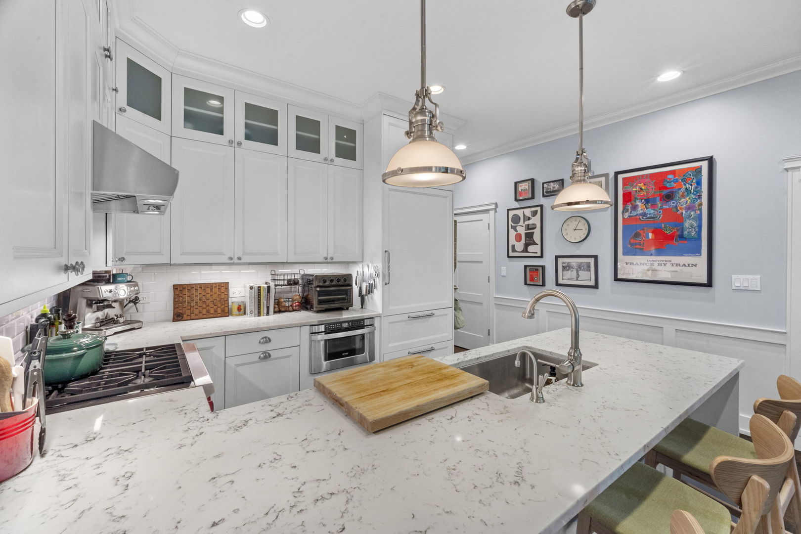 3322 North Kenmore Avenue, Unit 2 Chicago, IL 60657 - Photo 6 of 22