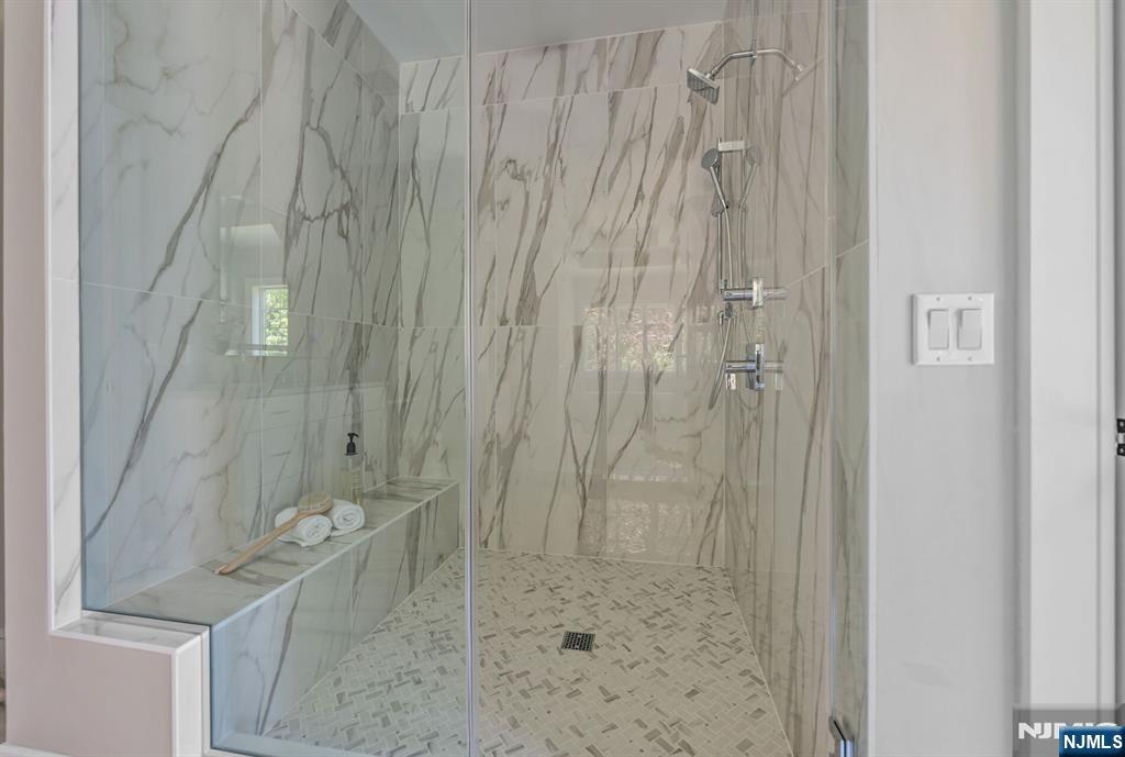 520 Clinton Avenue Wyckoff, NJ 07481 - Photo 28 of 50