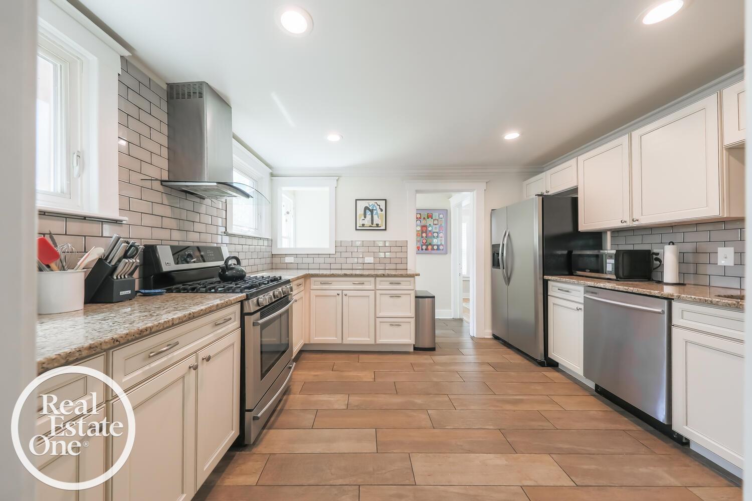 881 Nottingham Road Grosse Pointe Park, MI 48230 - Photo 8 of 25