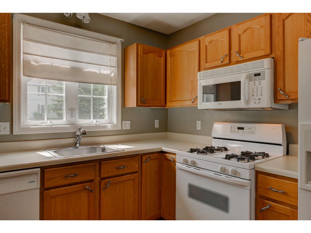 491-13 Mammoth Road Londonderry, NH 03053 - Photo 4 of 20 Gallery Image 4
