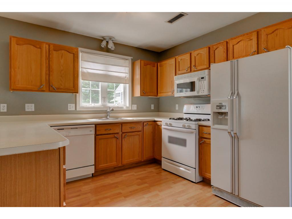491-13 Mammoth Road Londonderry, NH 03053 - Photo 5 of 20 Gallery Image 5