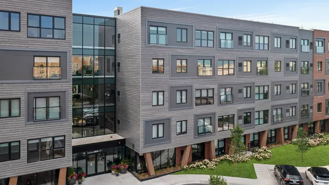 $1,758 | 1850 Green Bay Road, Unit 123, Highland Park, IL 60035