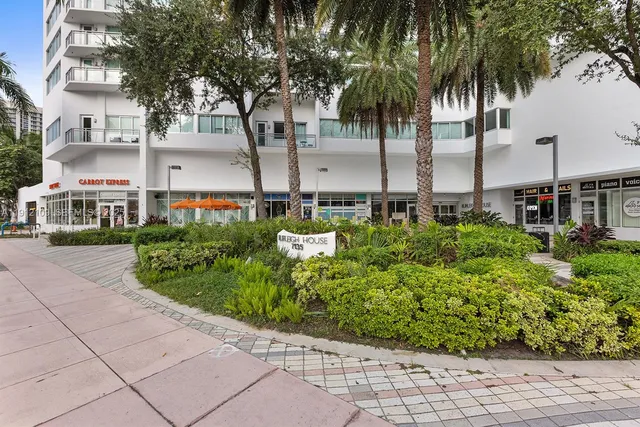 $645,000 | 7135 Collins Avenue, Unit 1425, Miami Beach, FL 33141