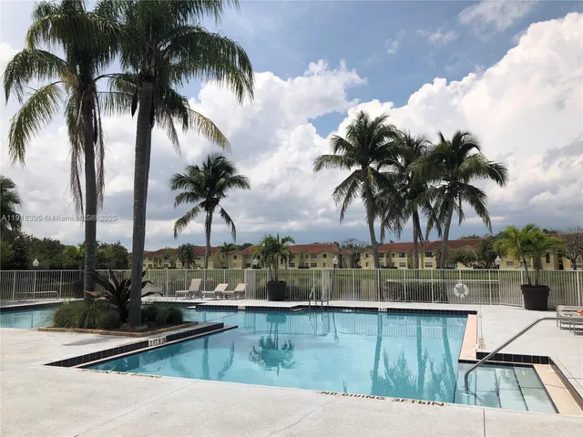$1,950 | 12430 Vista Isles Drive, Unit 1325, Sunrise, FL 33325