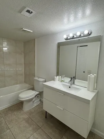 $1,950 | 12430 Vista Isles Drive, Unit 1325, Sunrise, FL 33325