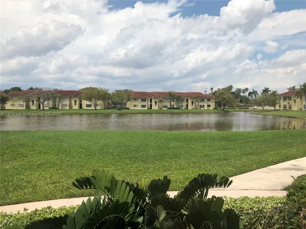 $1,950 | 12430 Vista Isles Drive, Unit 1325, Sunrise, FL 33325