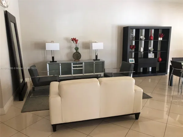 $1,950 | 12430 Vista Isles Drive, Unit 1325, Sunrise, FL 33325