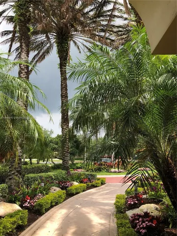 $1,950 | 12430 Vista Isles Drive, Unit 1325, Sunrise, FL 33325