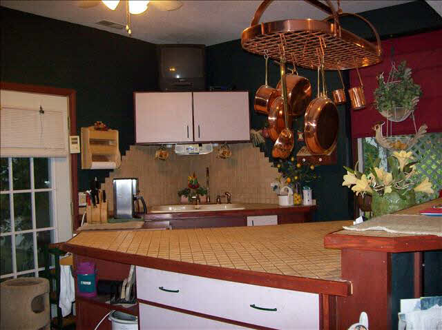 8125 Douglas Road Lambertville, MI 48144 - Photo 6 of 20 Large countertops